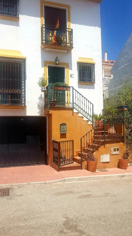 Excelente Habitacion En Bonita Y Tranquila Casa En Benalmadena Pueblo Apartment Luaran gambar