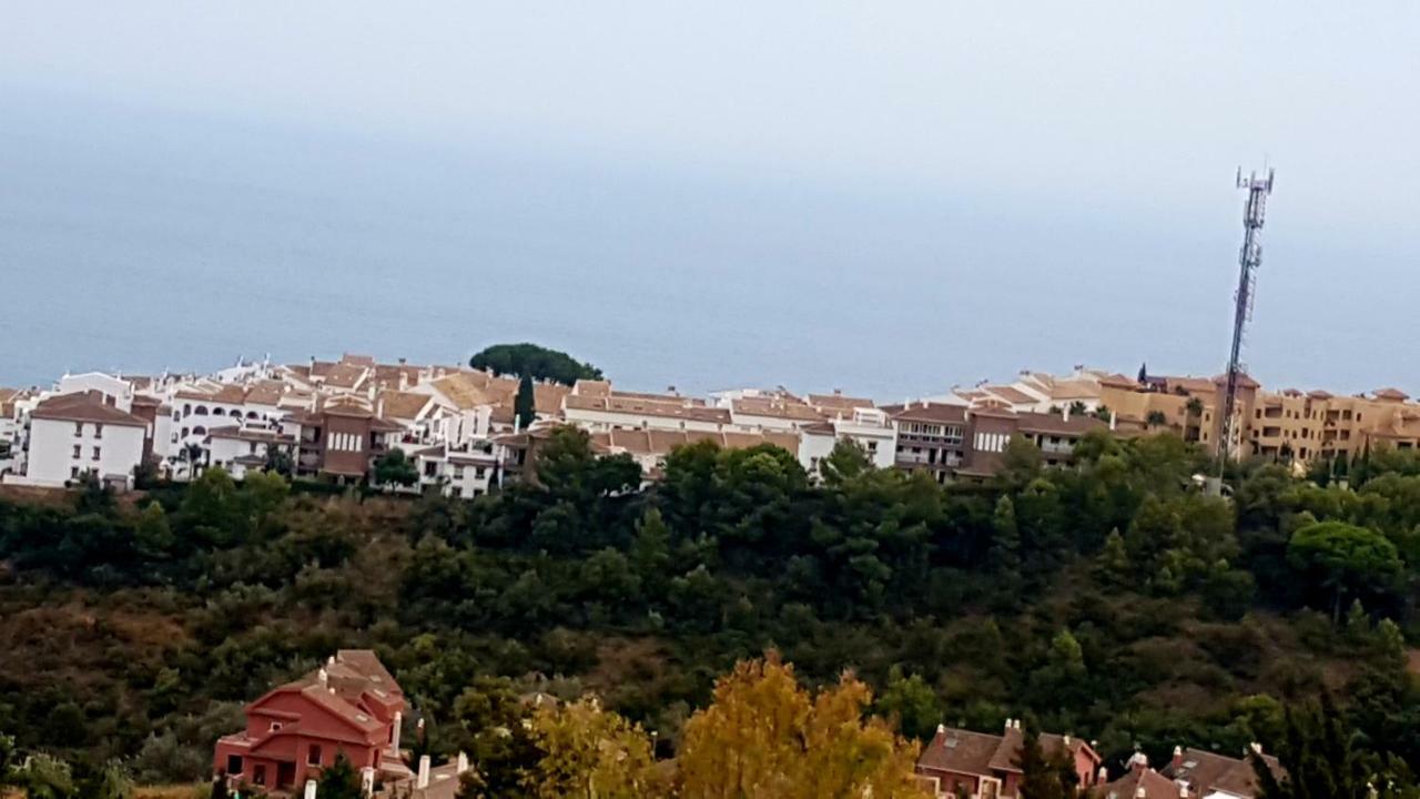 Excelente Habitacion En Bonita Y Tranquila Casa En Benalmadena Pueblo Apartment Luaran gambar