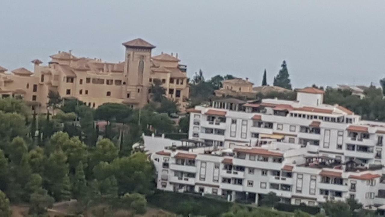 Excelente Habitacion En Bonita Y Tranquila Casa En Benalmadena Pueblo Apartment Luaran gambar