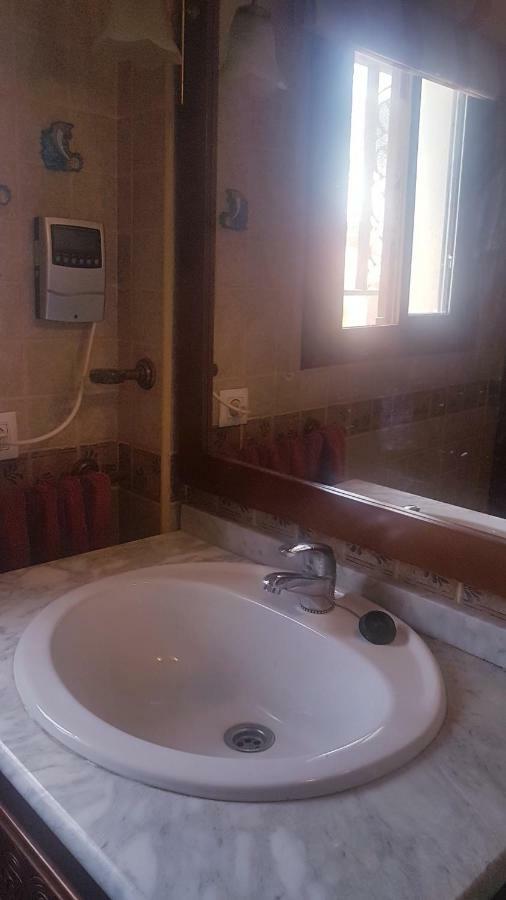 Excelente Habitacion En Bonita Y Tranquila Casa En Benalmadena Pueblo Apartment Luaran gambar